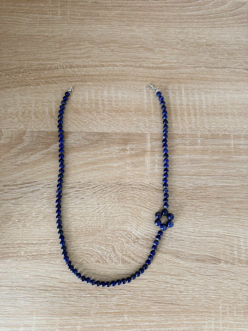 Ensemble avec pendentif intégré