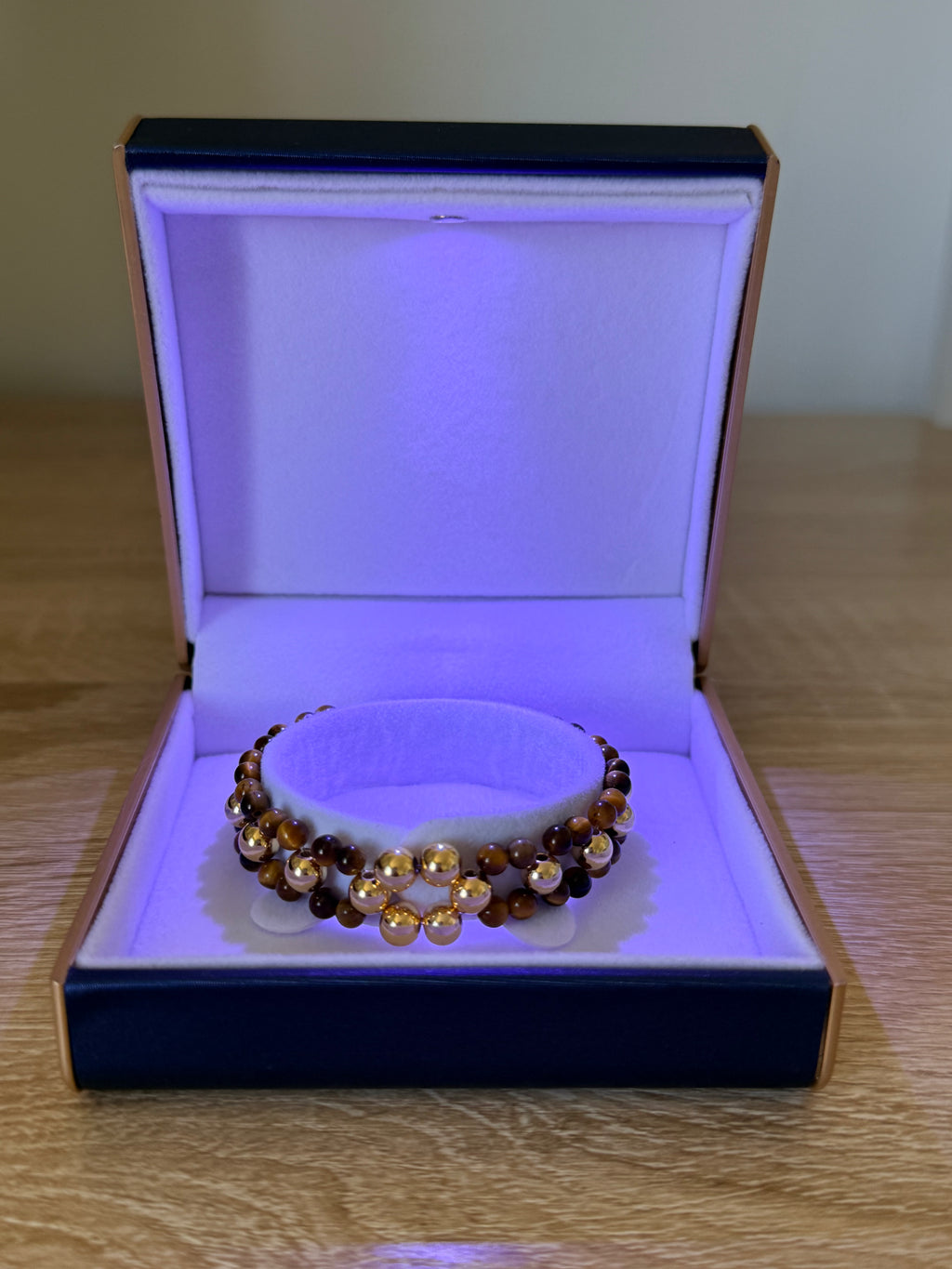 Bracelet en or paqué 14k et oeil de tigre 4mm et 6 mm